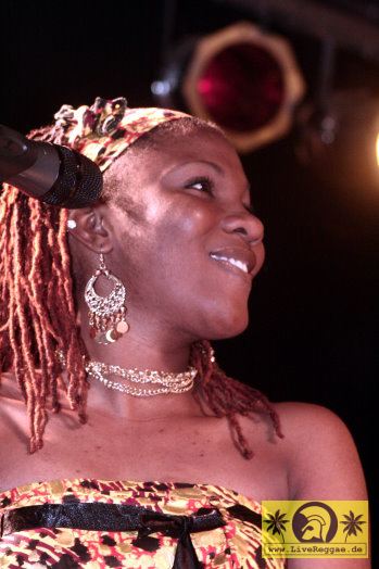 Isha Blender (Jam)  with The House Of Riddim Band 12. Reggae Jam Festival, Bersenbrueck 13. August 2006 (4).jpg
